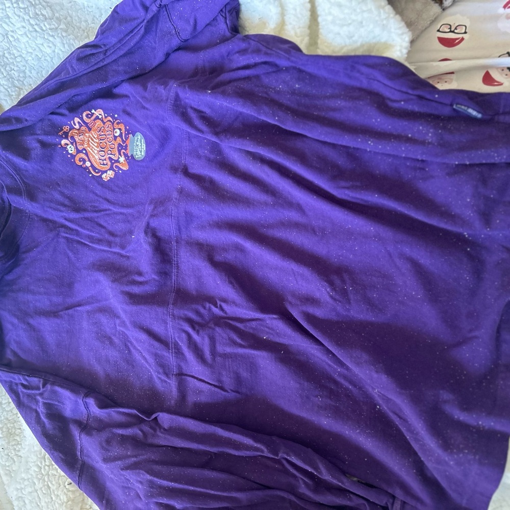 Hocus pocus villain spectacular 2019 disney spirit jersey large L used Halloween